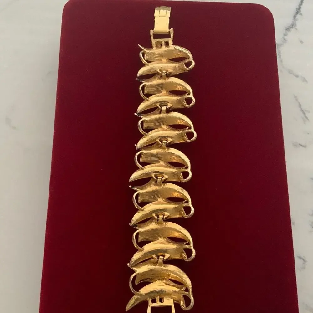 Vintage Signed Mode Art Bracelet